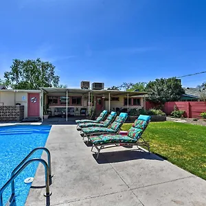 https://vintage-las-vegas-house-w-pool-near-the-strip.las-vegashotels.net